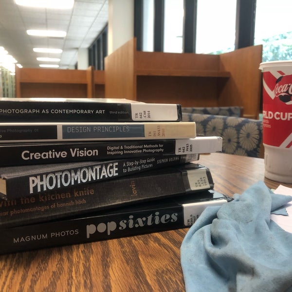 รูปภาพถ่ายที่ USC Upstate Library โดย Bridget_NewGirl เมื่อ 7/9/2018