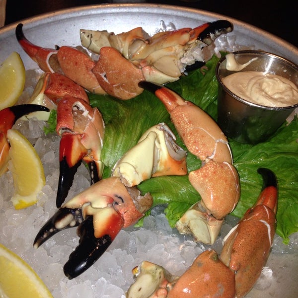 Foto tirada no(a) Fish Tale Grill by Merrick Seafood por Jennie💋🌹 B. em 11/5/2014