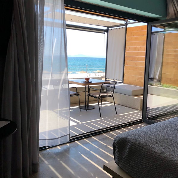 Foto tirada no(a) Dexamenes Seaside Hotel por Effie D. em 8/6/2018