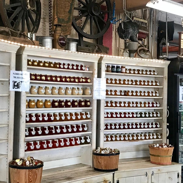 Bob Roth's New River Grove - Farmers Market