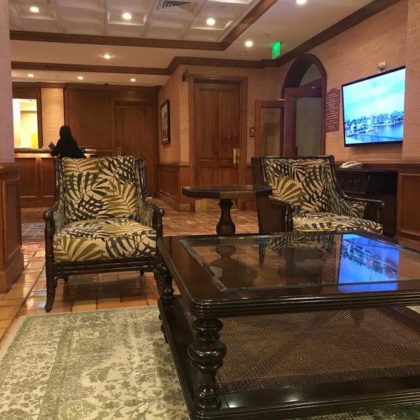 Das Foto wurde bei Riverside Hotel von Wayne A. am 10/13/2017 aufgenommen