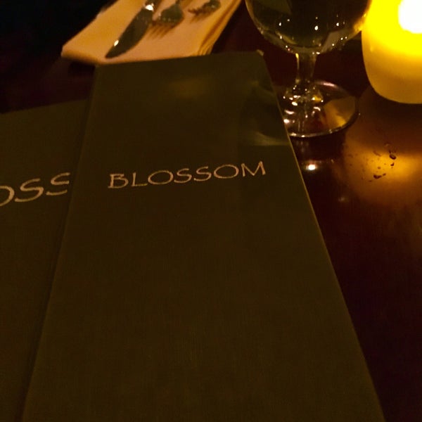 Foto tirada no(a) Blossom Restaurant por Todd R. em 3/20/2016
