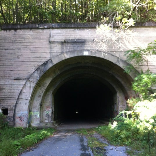 Ray's Hill Tunnel, Eastern Portal (Abandoned) - Hiking Trail in Breezewood