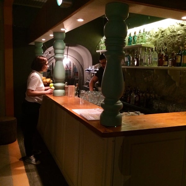 Das Foto wurde bei Leyla Restaurant &amp; Bar von Nazli D. am 6/12/2014 aufgenommen