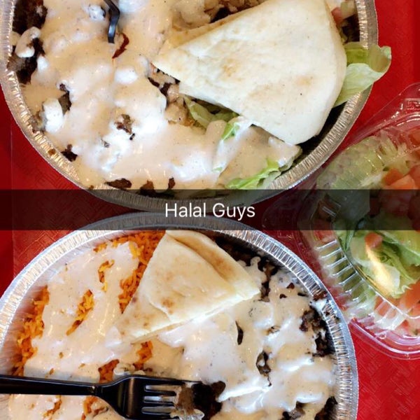 Photo taken at The Halal Guys by MARiCEL on 4/17/2016