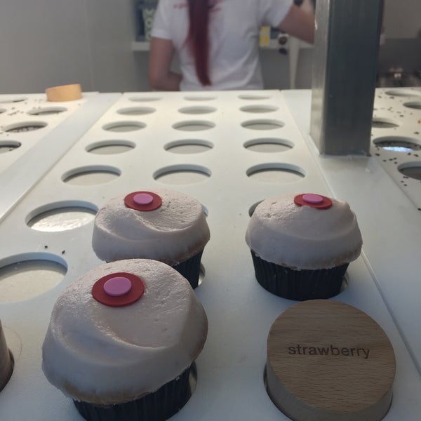 Sprinkles Cupcakes City Center Glendale, CA