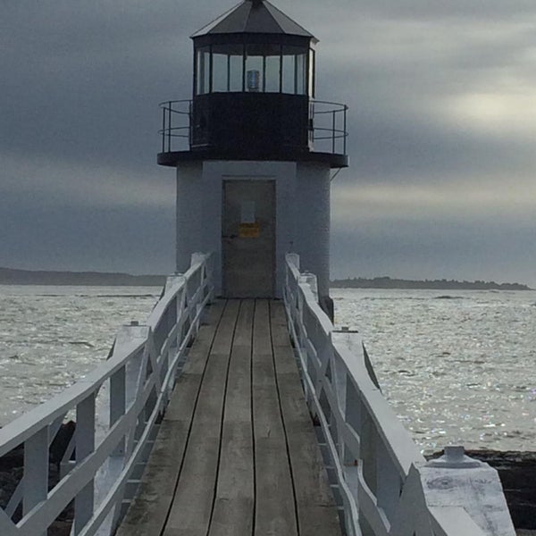 Вахитов ильдус анасович художник. Py27/5 маяк. Маяк 5 утра. Мартас винъярд остров. Ильдус вахитов художник.