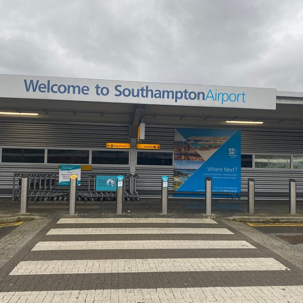 Foto tirada no(a) Southampton Airport (SOU) por Marc em 11/11/2021
