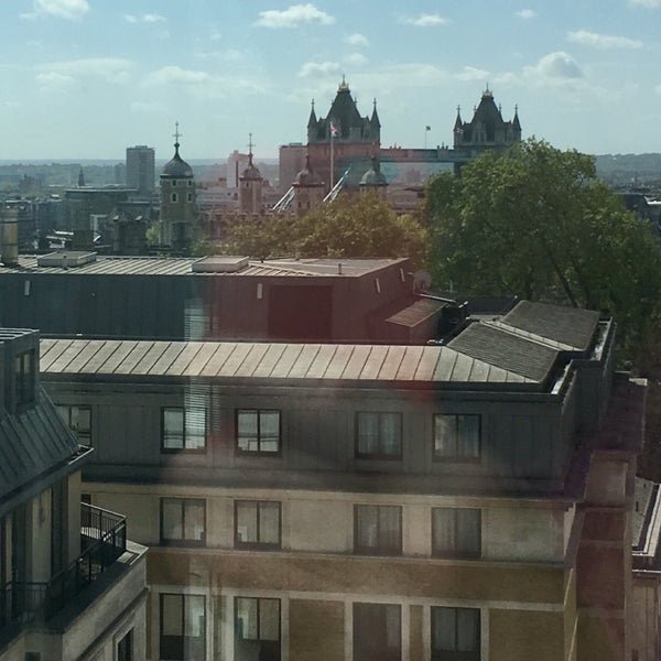 Photo taken at DoubleTree by Hilton Hotel London - Tower of London by Marc on 5/11/2018