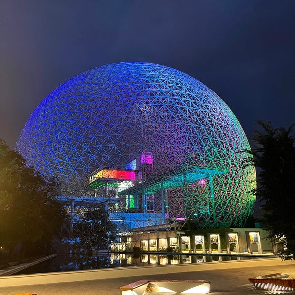 Photo taken at Biosphère by Eury D. 👳🏾‍♀️ on 8/8/2022