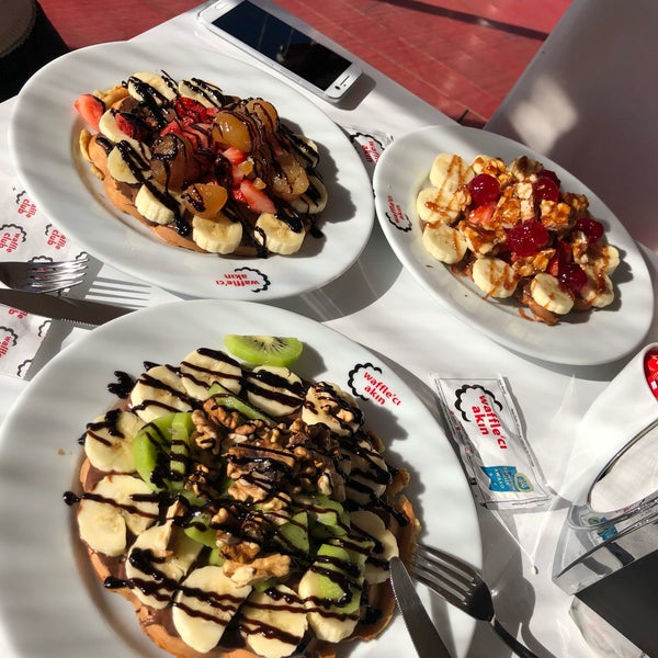 Das Foto wurde bei Waffle&#39;cı Akın von Kadriye Ö. am 12/7/2018 aufgenommen