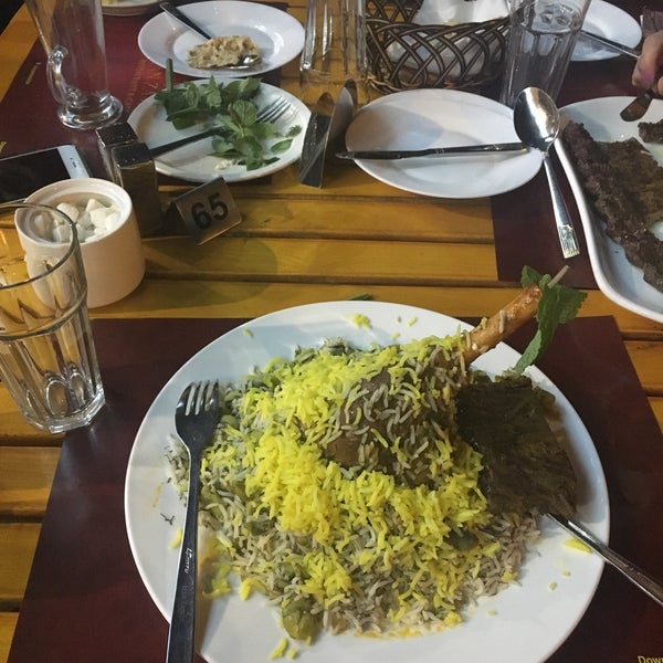 Das Foto wurde bei Iran Zamin Restaurant von Babak J. am 3/17/2017 aufgenommen