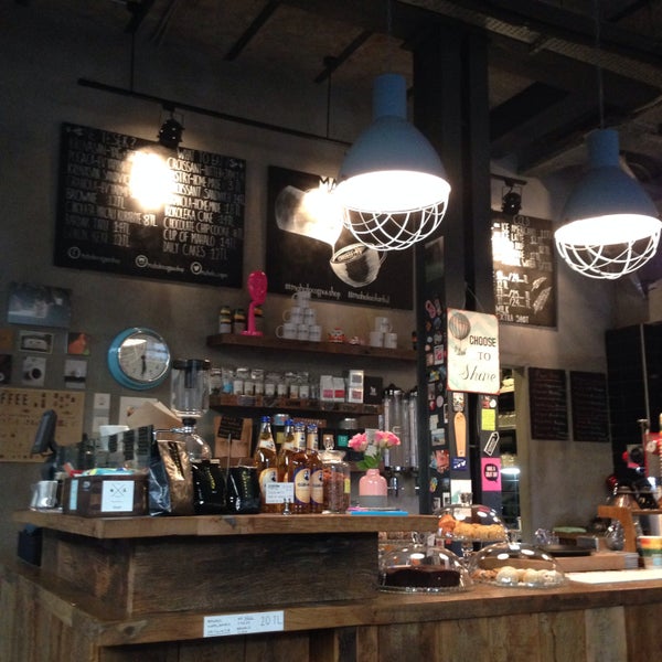Das Foto wurde bei Mahalo Coffee Shop von Cihan S. am 10/16/2016 aufgenommen