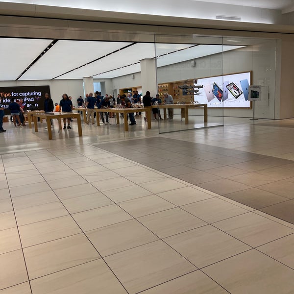 Apple The Fashion Mall at Keystone Keystone at The Crossing 67 tips