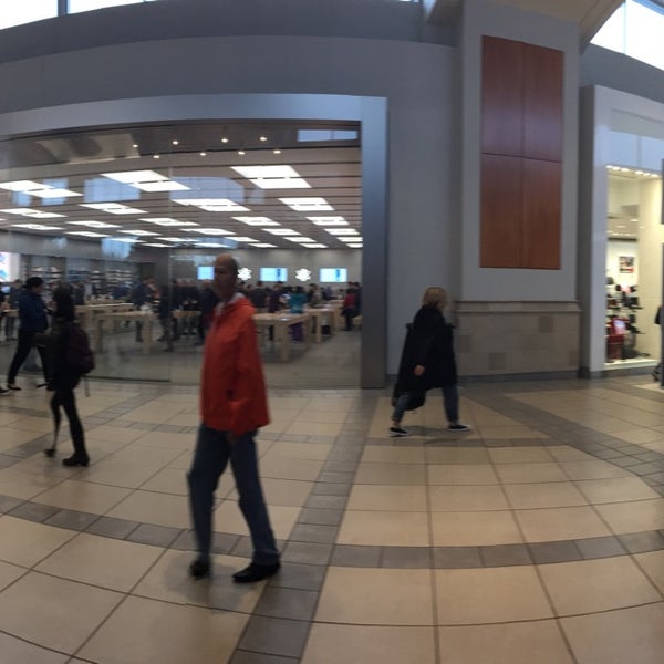 9/20/2016에 Glenn K.님이 CF Market Mall에서 찍은 사진