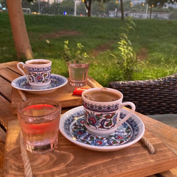 รูปภาพถ่ายที่ Poyraz Cafe &amp; Restaurant โดย İnci M. เมื่อ 8/27/2023