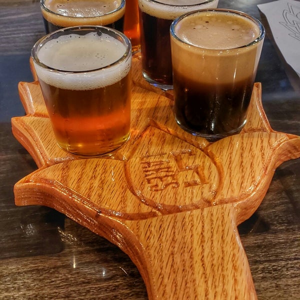 Photo taken at 5 Lakes Brewing Co by Ronald v. on 5/27/2018