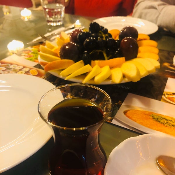 Foto scattata a Yalı Cafe &amp; Restaurant da Hakan Ö. il 9/28/2019