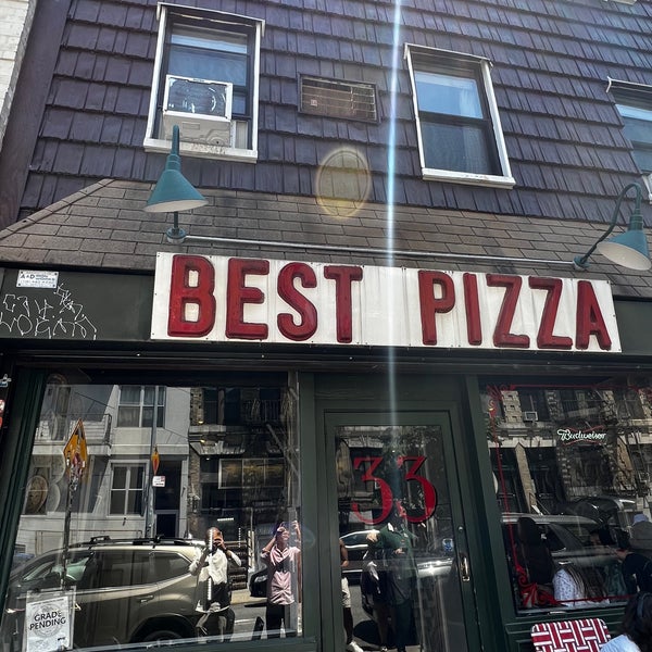 Photo taken at Best Pizza by Mauro on 5/30/2022