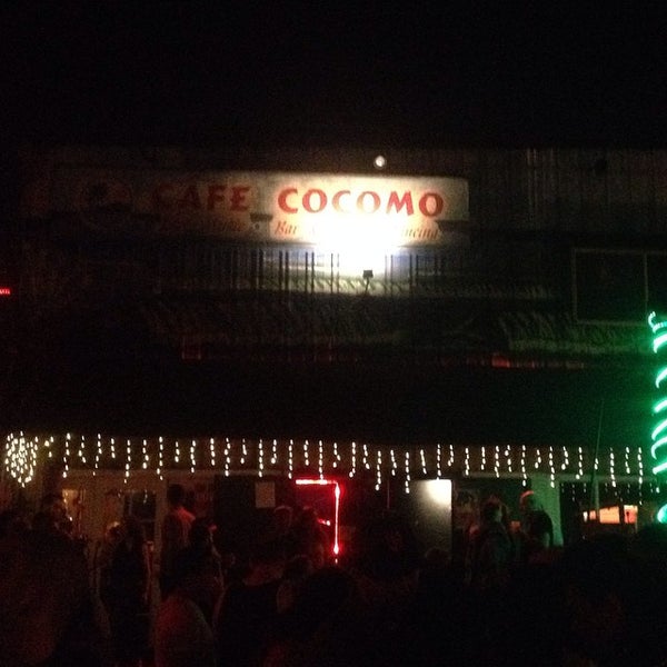 Foto diambil di Cafe Cocomo oleh Samantha M. pada 9/1/2014