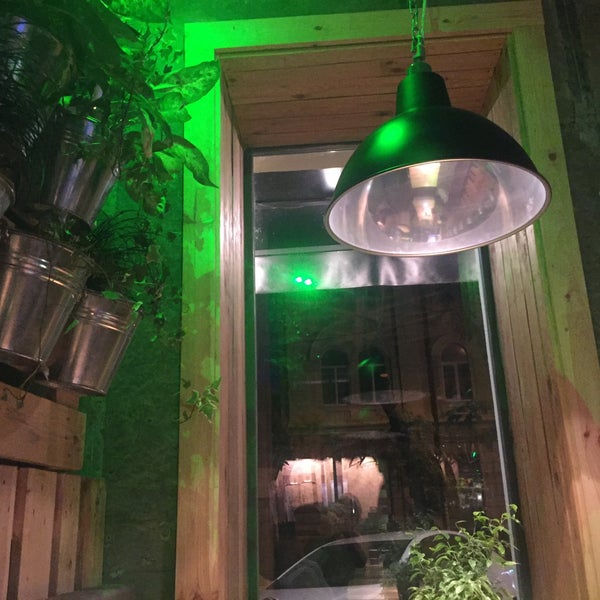 Foto tirada no(a) Lumber Gastro Bar por Yuliya S. em 10/17/2015