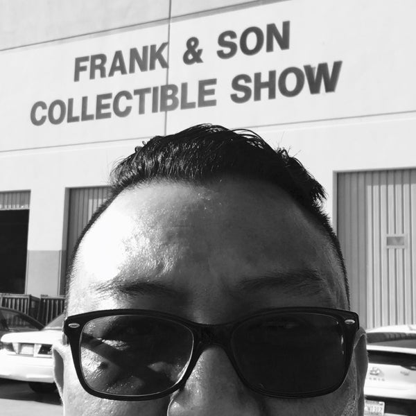 Photo taken at Frank &amp; Son Collectible Show by Ray L. on 11/11/2017