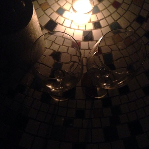 Foto tirada no(a) Stonehome Wine Bar &amp; Restaurant por __TR3V em 9/8/2014