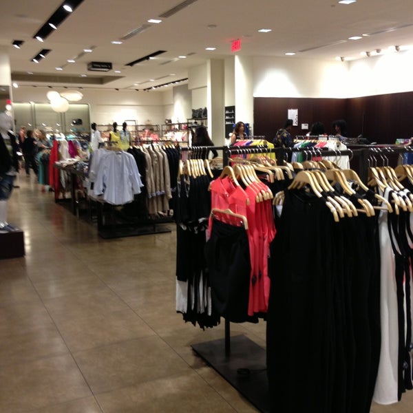 Zara Clothing Store in Los Angeles