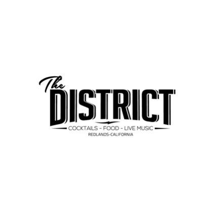 7/12/2015 tarihinde The District - Cocktails, Food, Live Musicziyaretçi tarafından The District - Cocktails, Food, Live Music'de çekilen fotoğraf