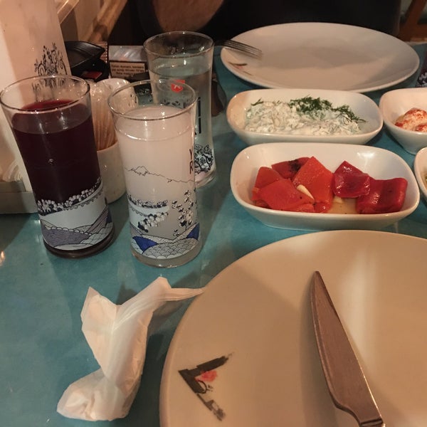 Foto diambil di Arada BiYer Cafe Bar Bistro oleh Oğuzhan pada 3/14/2020