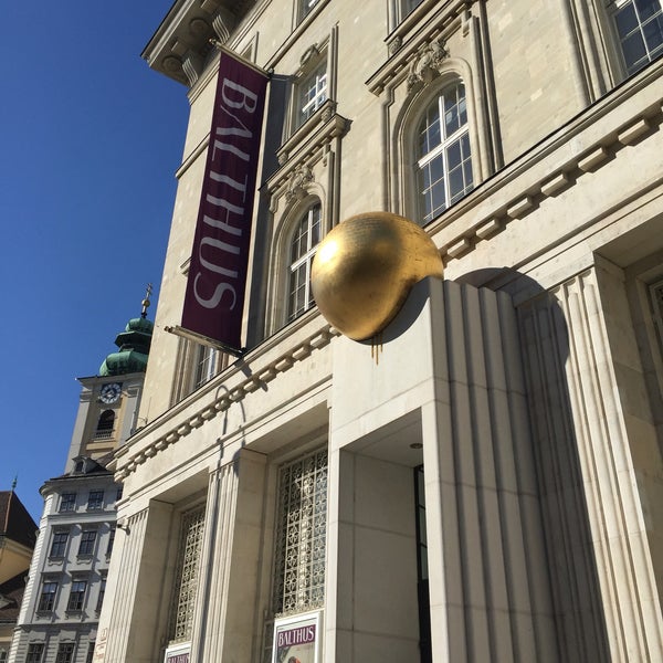 Foto diambil di Bank Austria Kunstforum Wien oleh Geneva V. pada 4/30/2016