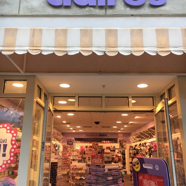 Claire's - Queens' Marketplace