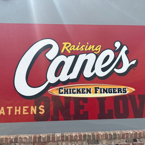 4/22/2023 tarihinde Stephen G.ziyaretçi tarafından Raising Cane&#39;s Chicken Fingers'de çekilen fotoğraf