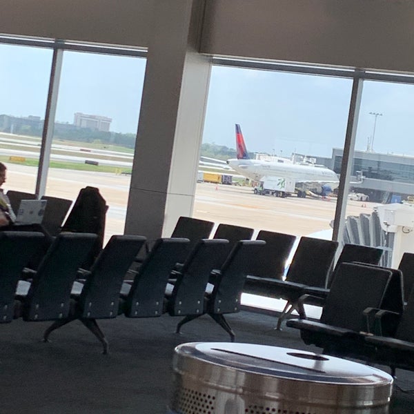 3/19/2020 tarihinde Stephen G.ziyaretçi tarafından Atlanta Hartsfield–Jackson Uluslararası Havalimanı (ATL)'de çekilen fotoğraf