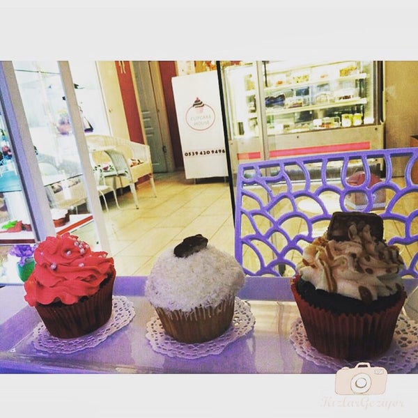 Photo taken at Cupcake House by Korhan S. on 10/27/2015