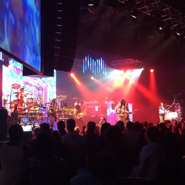 Foto diambil di Hard Rock Rocksino Northfield Park oleh Scott F. pada 5/27/2015