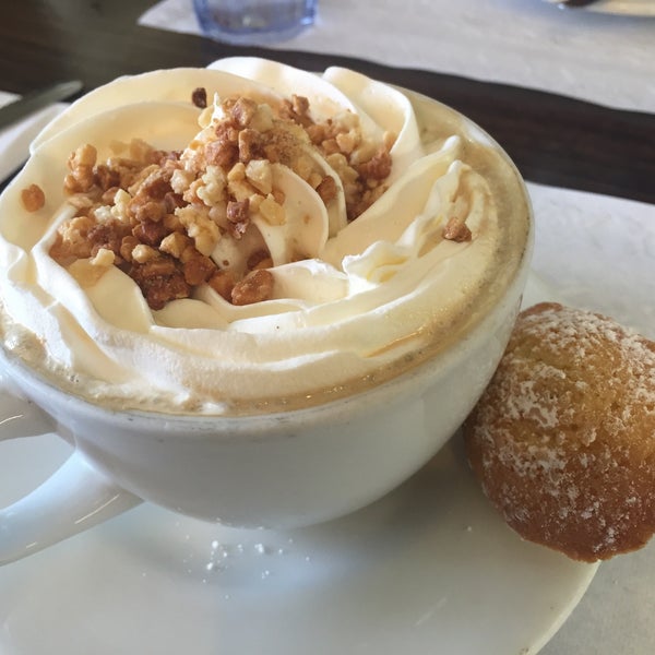 Madeleine Café Bistro Café