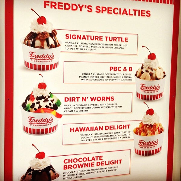 รูปภาพถ่ายที่ Freddy&#39;s Frozen Custard โดย Tony M. เมื่อ 9/6/2013