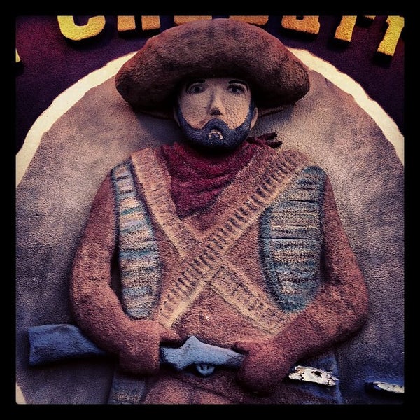Снимок сделан в El Chaparral Mexican Restaurant пользователем Thomas R. 9/20/2012