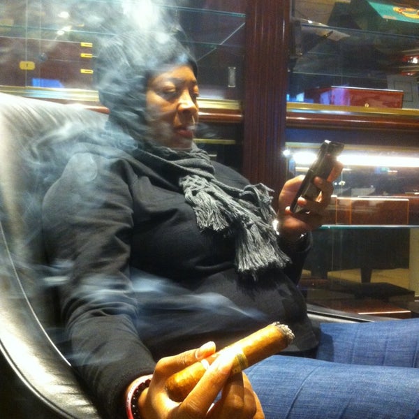 Photo taken at De La Concha Tobacconist by Aristippos on 1/19/2014