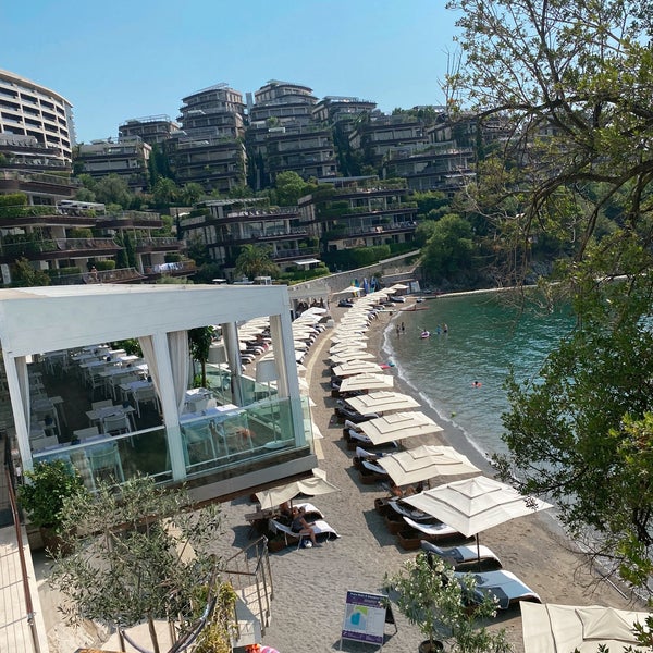 Foto diambil di Dukley Hotel &amp; Resort oleh Tuğçe S. pada 8/24/2021