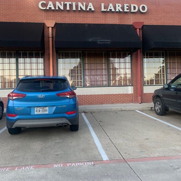 Foto tirada no(a) Cantina Laredo por Adam G. em 1/18/2020