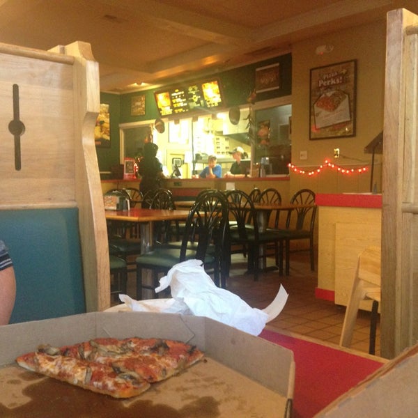 Photo prise au Johnny&#39;s Pizza House par John B. le6/30/2013
