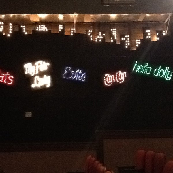 Foto diambil di Rialto Theater oleh Jen R. pada 3/26/2013