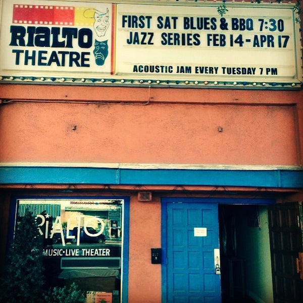 Foto tirada no(a) Rialto Theater por Jen R. em 2/14/2015
