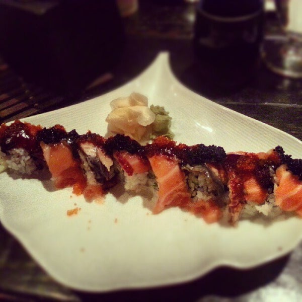 Foto tirada no(a) Barracuda Sushi por merredith l. em 10/10/2012