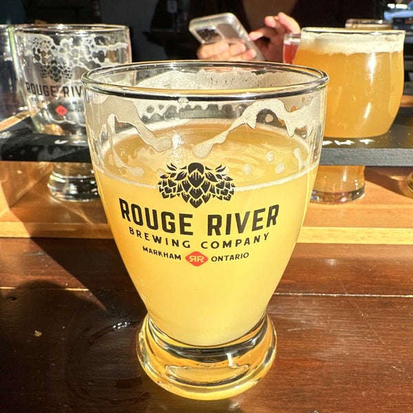Das Foto wurde bei Rouge River Brewing Company von Steve M. am 10/22/2022 aufgenommen