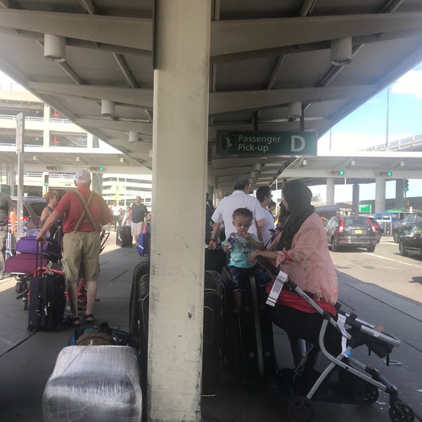 Passenger Pickup D Parking