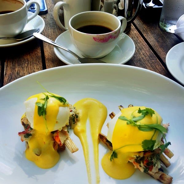 The lobster benedict and the vanilla French toast were to die for.