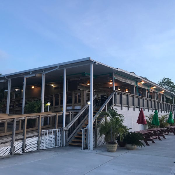 Foto diambil di Boater&#39;s Grill Restaurant oleh Galileo O. pada 7/20/2018
